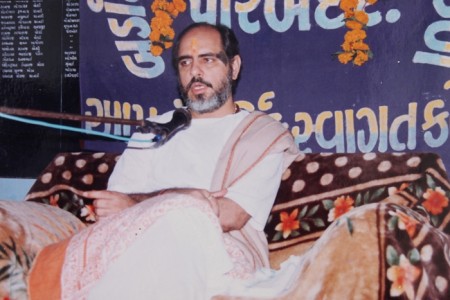 Poojya Bhaishri's visit to organisation  - પૂજ્ય ભાઈશ્રી સંસ્થાની મુલાકાતે